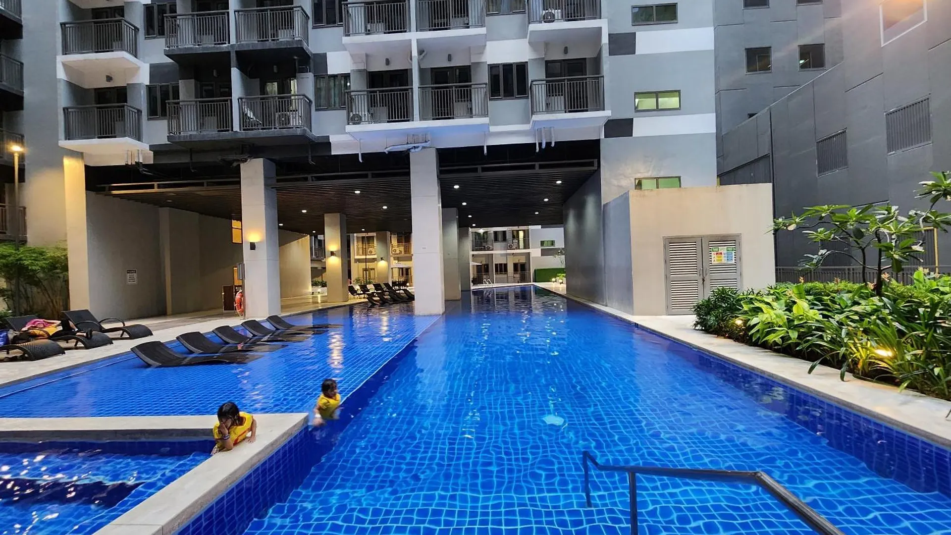 1Br With Balcony Condotel In Moa Complex, Entertainment City, Near Naia, Free Wifi, Netflix Manila 0*,  Philippines